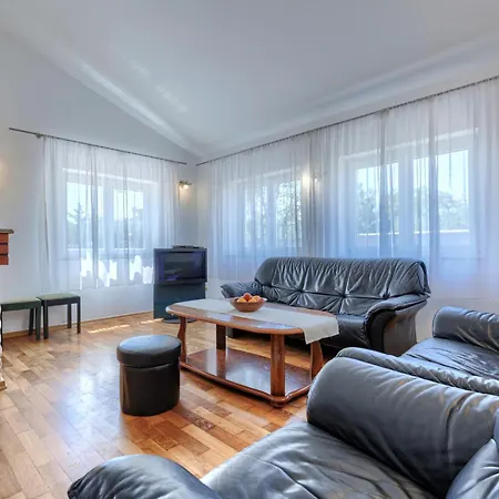 Ferienhaus Eldina By Interhome Pula