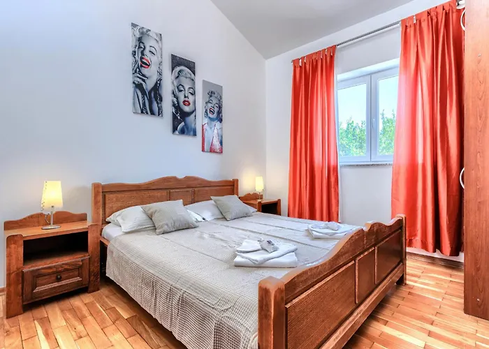 Eldina By Interhome * Pula