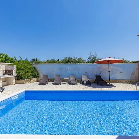 Eldina By Interhome بولا