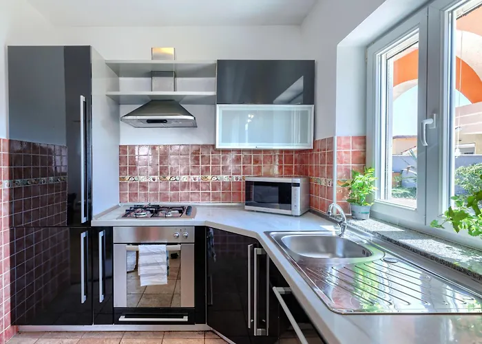 Eldina By Interhome Pula