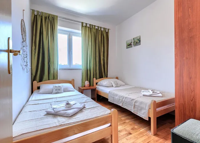 Eldina By Interhome بولا