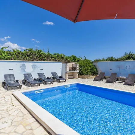 Eldina By Interhome * Pula